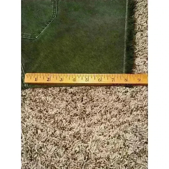 Free People Women’s Sequoia Distressed Mid Length Shorts Forest Green Size 27 - Picture 6 of 10